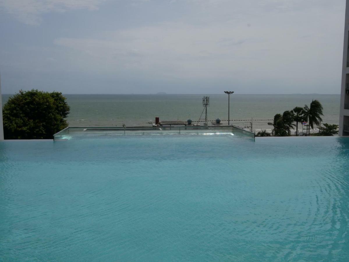 Aeras - The Ultimate Beachfront Experience Praia de Jomtien Exterior foto