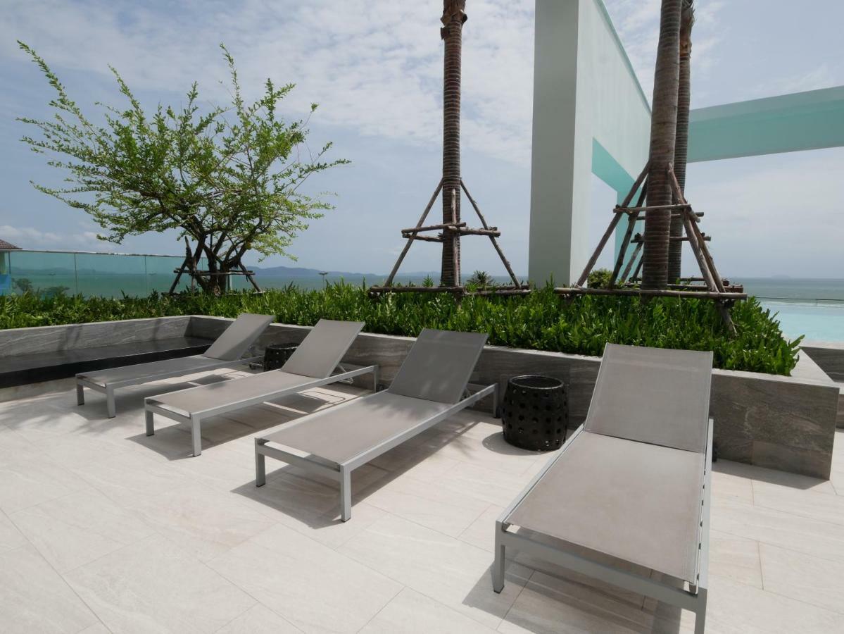 Aeras - The Ultimate Beachfront Experience Praia de Jomtien Exterior foto